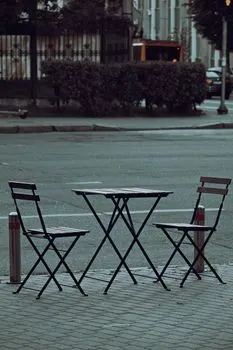 nije došao — He didn't come