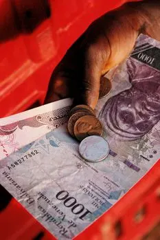 pare — money (colloquial)