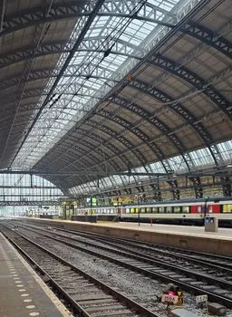 Hauptbahnhof — stazione centrale