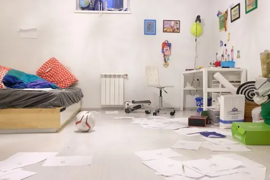 U kući je nered — Im Haus ist Unordnung