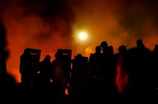 Встаньте против — Stand up to