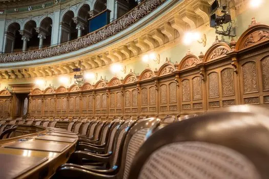 Regierung — hükümet