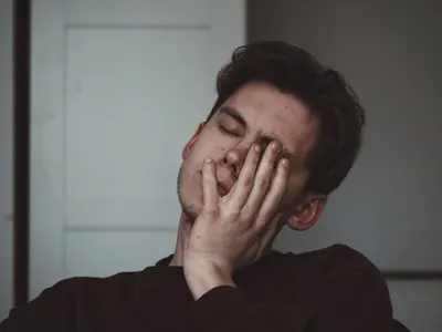 mourir d'ennui — Bored to tears