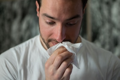 suénate la nariz — Blow your nose