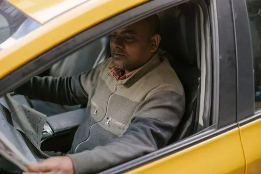 Chauffeur de taxi — tassista