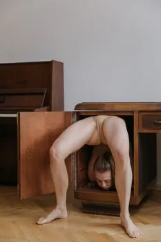 рядом с — Alongside the