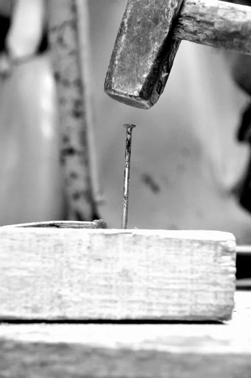 nailing — clouer