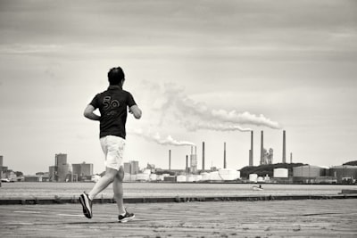 je tiens sur les réserves — I'm running on fumes
