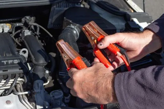 Auto neće da upali — L'auto non parte