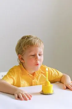 zdmuchnąć — a stinge suflând