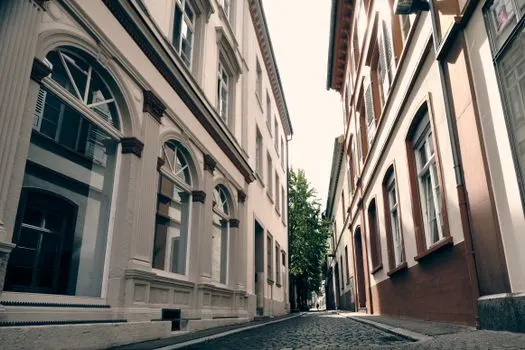 Uličica — callejón
