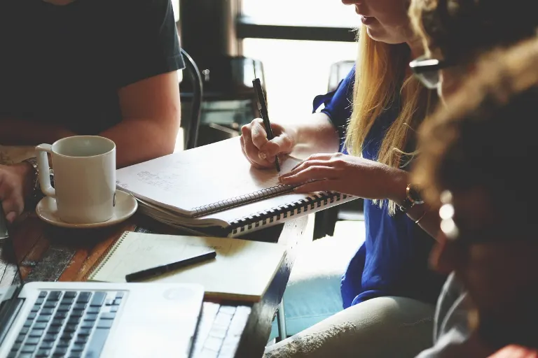 job and work culture — emploi et culture du travail