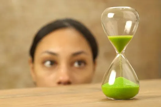 следить за временем — Keep track of time