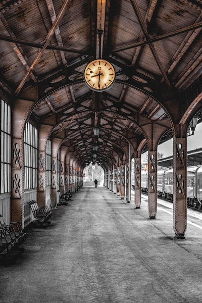 встречать на вокзале — abholen vom Bahnhof