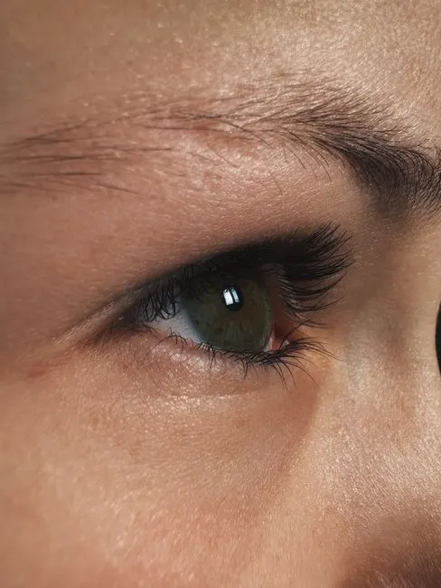 w mgnieniu oka — in the blink of an eye