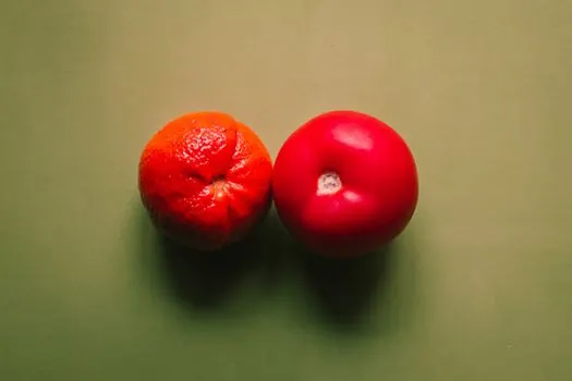 yuxtaponer — to juxtapose