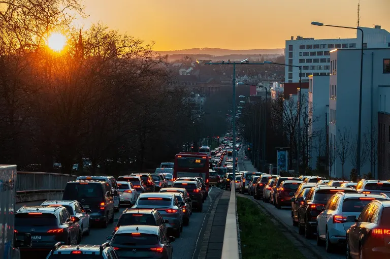 heavy traffic — circulation dense