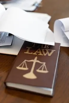 legally — rechtlich
