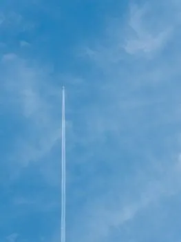 конденсационный след (от самолета) — Contrail