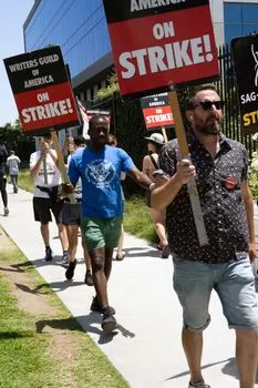 Walkout protest — grève surprise