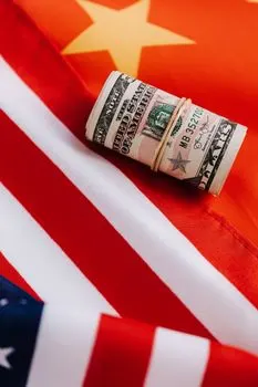 Оказывают значительное влияние на экономику. — Have significant impact on the economy
