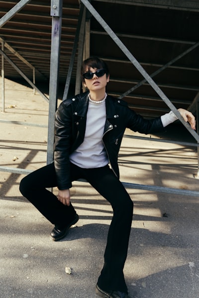 attitude nonchalante — nonchalant attitude