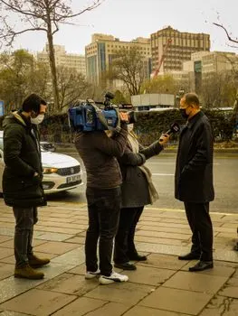 Настойчивые репортеры — Tenacious reporters