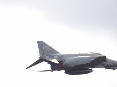 Thrust — fourrer