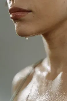 Потеющий — Perspiring
