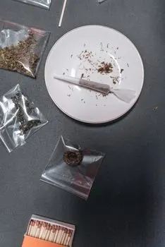 Клей — Adhesive