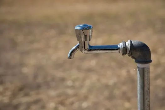 Ils ont annoncé une coupure d'eau — Prijavili su nestanak vode