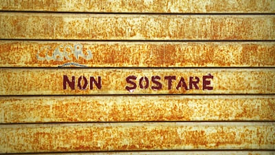 non remboursable — non-refundable