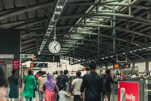 Voz kasni pola sata — Il treno è in ritardo di mezz'ora