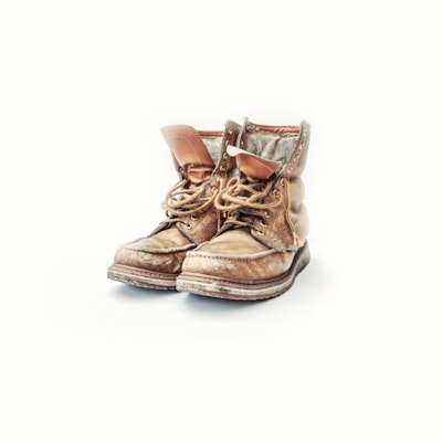 Tramp of boots — bruit de bottes