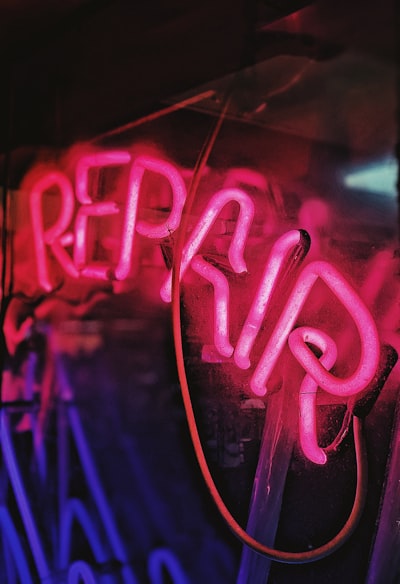 отремонтировать её — repararla