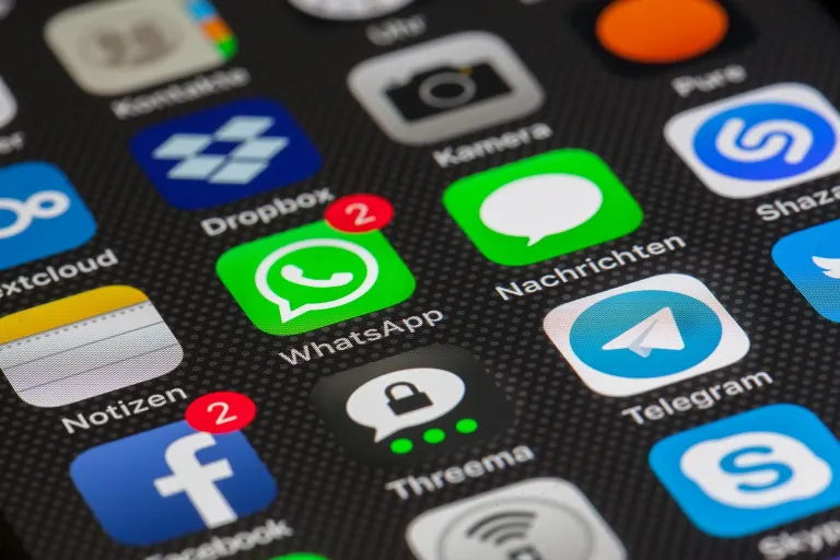 messaging app — aplicación de mensajería