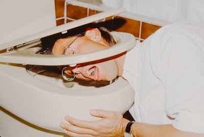 Vomit — vomir