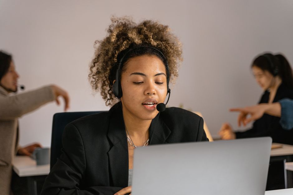 ligne d'assistance — hotline