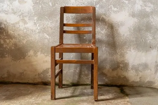 de manera aceptable — solidno