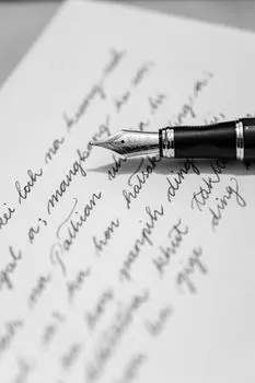 Vēstulē tā neraksta. — In einem Brief schreibt man das nicht.