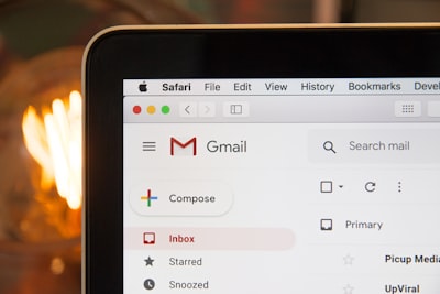 Unsolicited email — courriel non sollicité