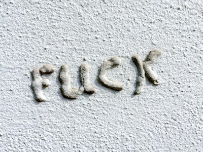Useless fuck — bon à rien