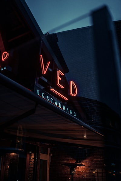 уступил — cédé