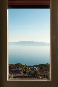 view of the sea — vista del mare