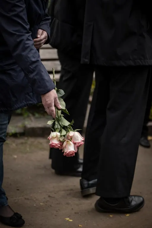 mourn — pleurer