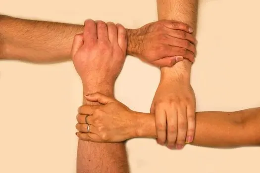 Unidos — Drawn together