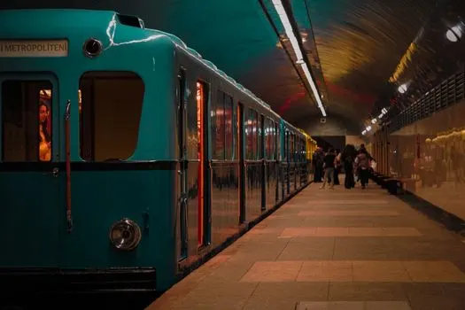 Метро — Metro
