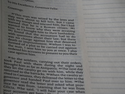 to whom it may concern — à qui de droit