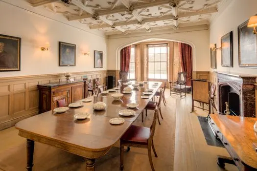 salle à manger — dining room