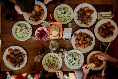 ужинать — zu Abend essen